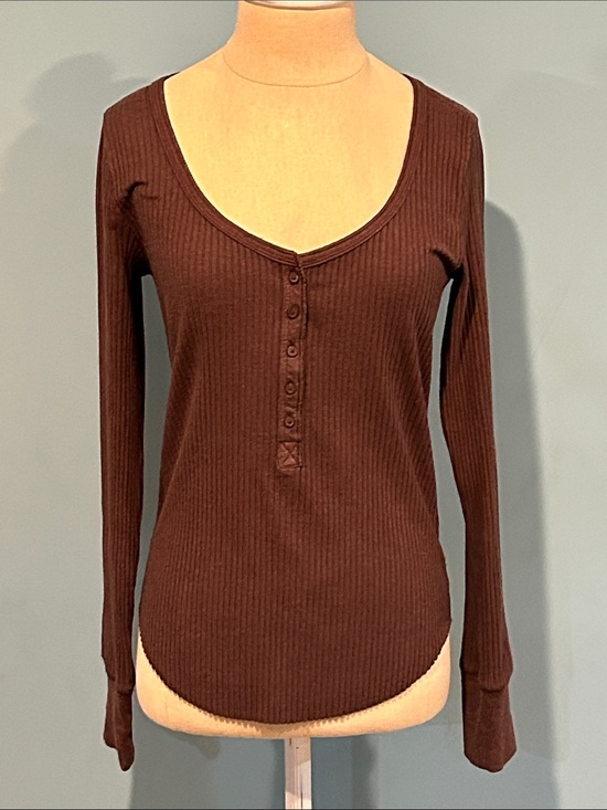 aerie Tops - Aerie Brown Fitted Ribbed Scoop Neck Long Sleeve Henley Top size Small